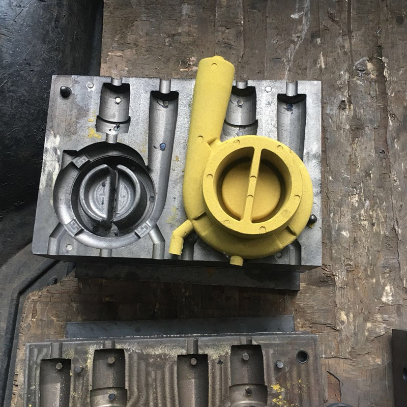 Πώς να αποτρέψετε τα ελαττώματα πορώδους που προκαλούνται από την αυξημένη υγρασία κατά τη διάρκεια της παραγωγής χύτευσης χρησιμοποιώντας επικαλυμμένη τεχνολογία άμμου το καλοκαίρι;