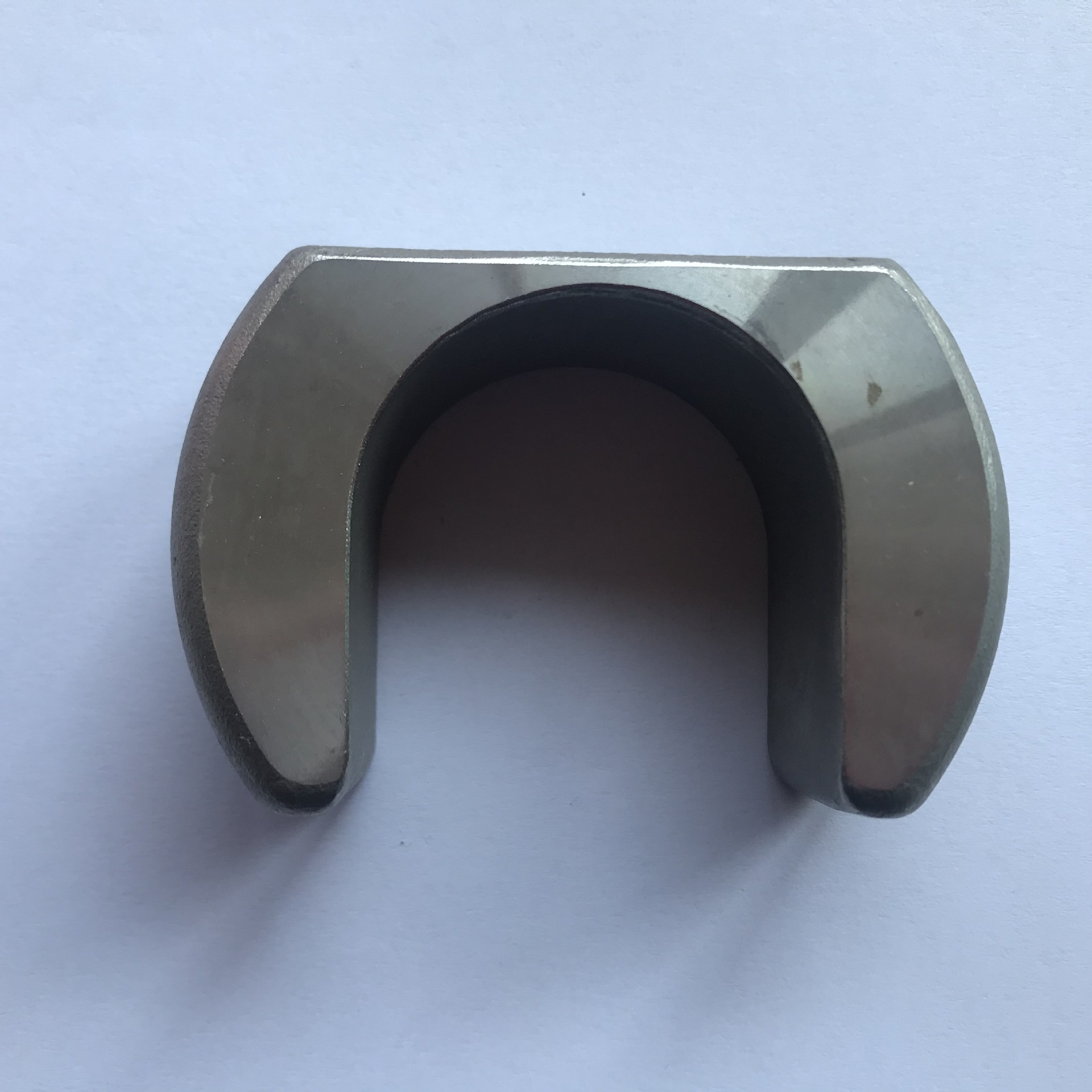 Ποιος είναι ο λόγος της αποκόλλησης στο κέλυφος από άμμο υδατικού γυαλιού κατά τη διαδικασία χύτευσης επένδυσης;